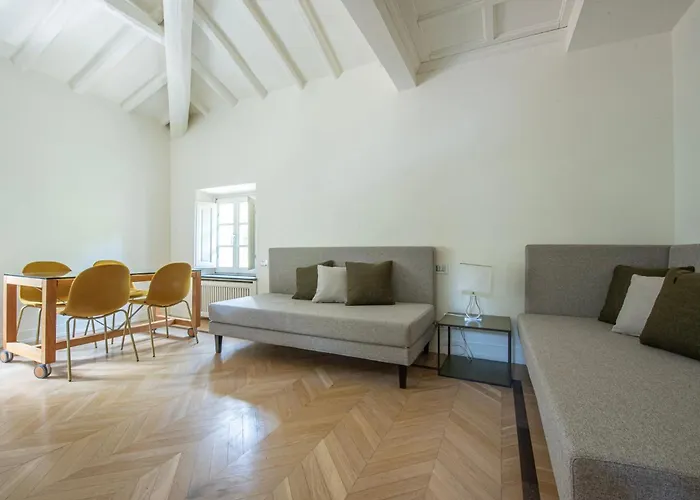 Hotel con piscina: Relais Corte Rodeschi